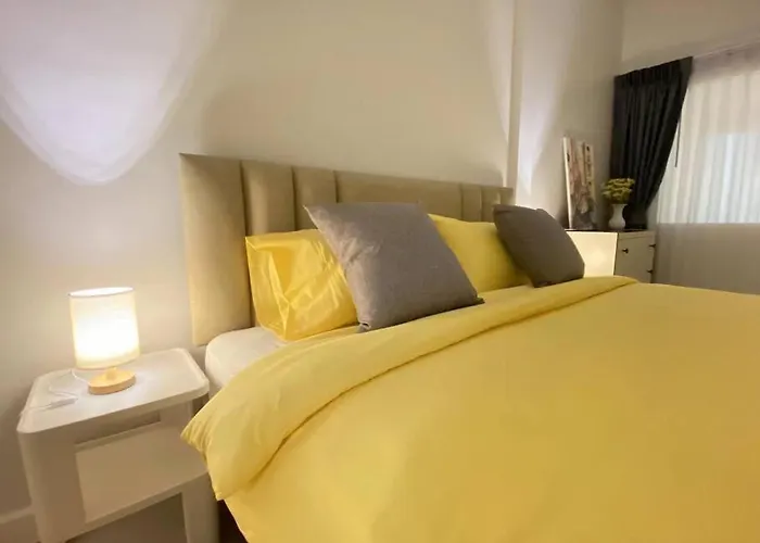 House 2rooms 3beds,mrt Rama9 *