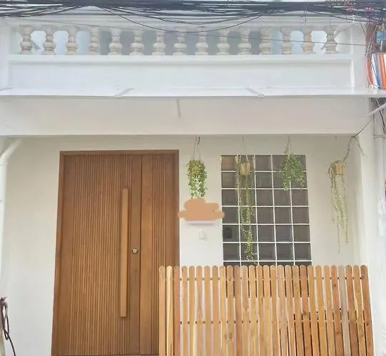 Villa House 2rooms 3beds,mrt Rama9 *