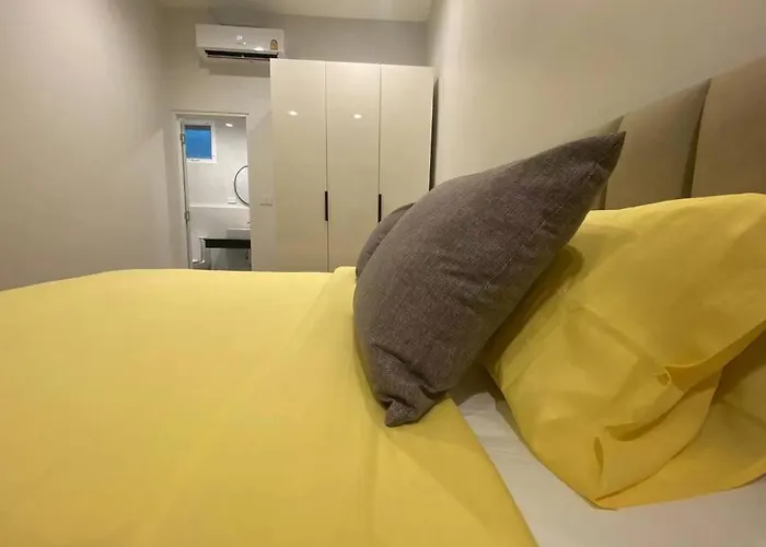 House 2rooms 3beds,mrt Rama9 *